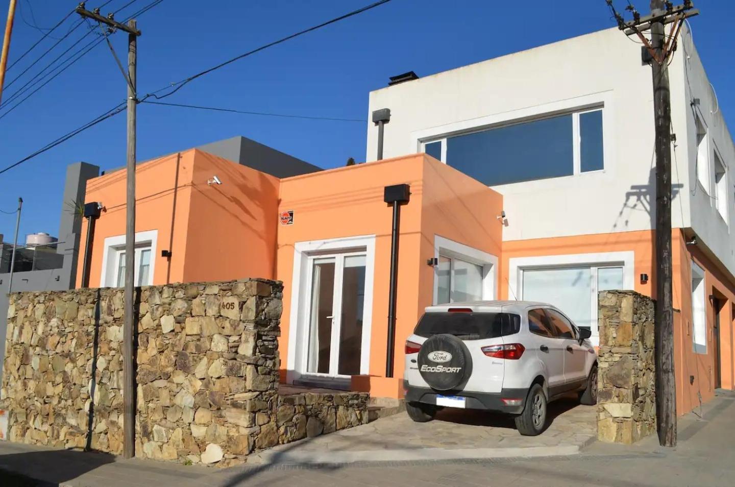 Depto En Con Cochera Y Parrilla - 3 Ambientes - *